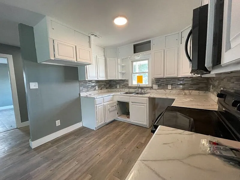 821 Mulberry Street — Photo 2