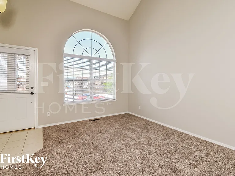 1749 Dewhirst Dr — Photo 2