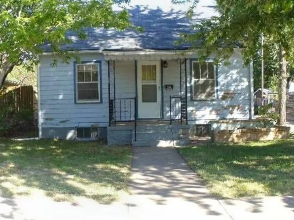 614 W 1st St, Pratt, KS 67124