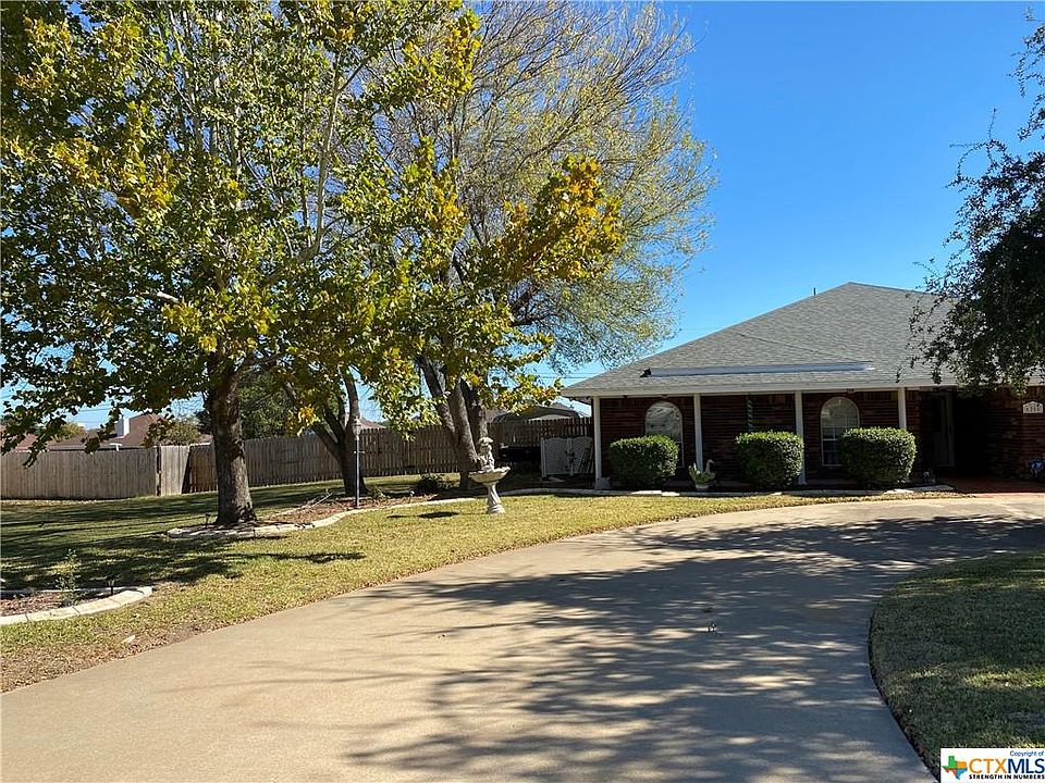 2nd image of 6208 Chimney Rock Ln