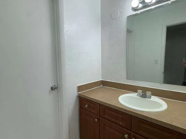 3390 NW 30th St #3 — Photo 23