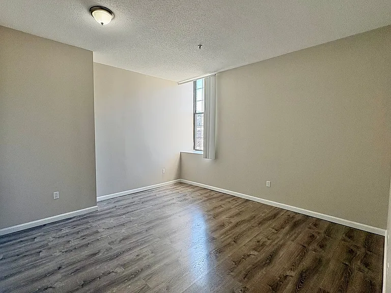 Border City Mills Apartments — Photo 32