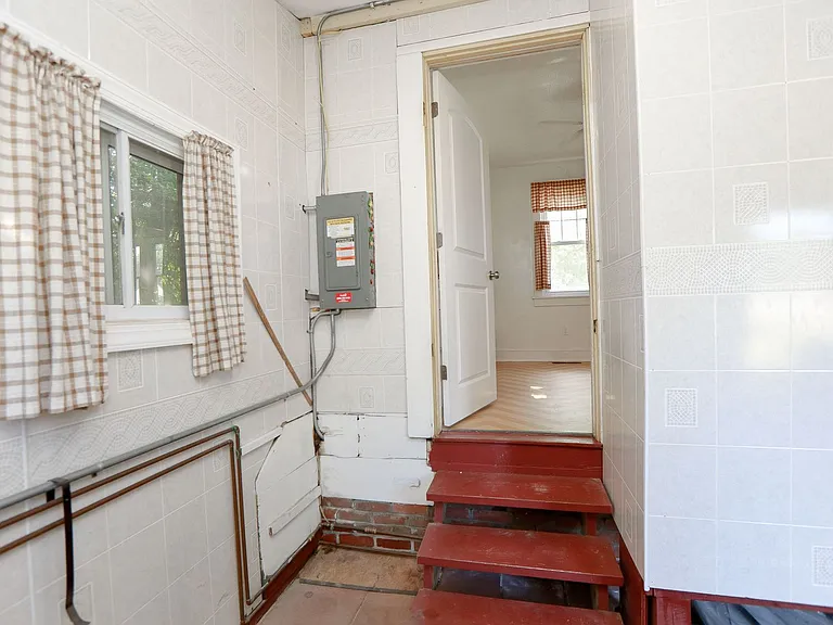 768 Mayfield Ave — Photo 28