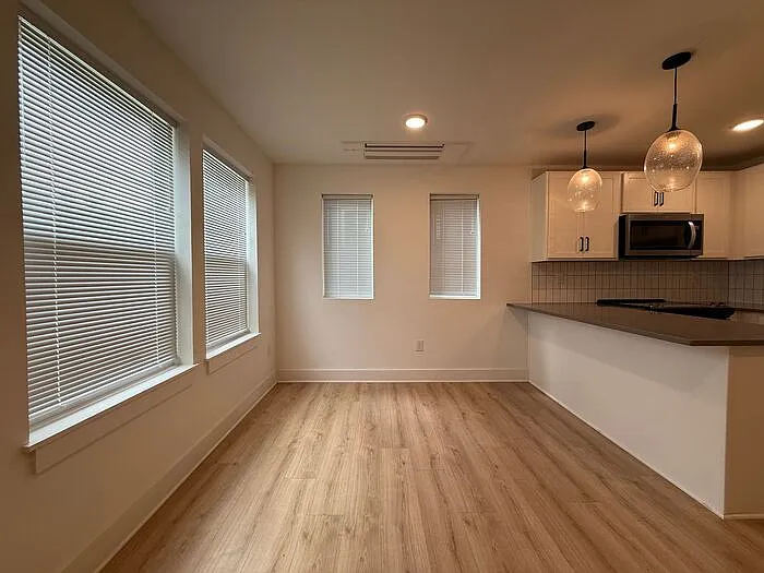 102 Duke St #3 — Photo 10