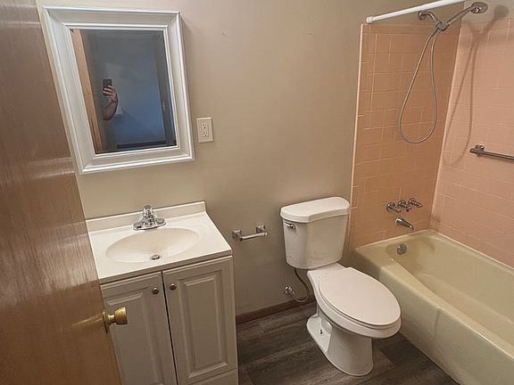 3rd image of 2414 King Ave #5