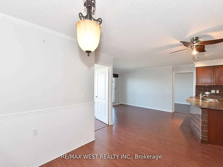 935 Sheppard Ave W #Penthouse 810 — Photo 18