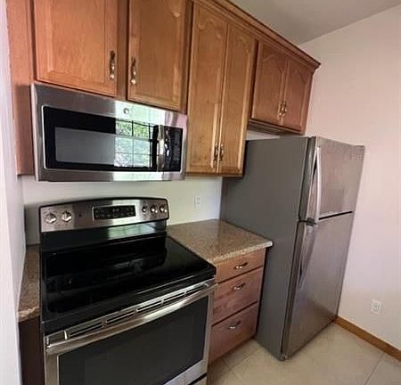 2nd image of 620 Cypress Club Way APT G