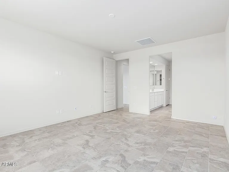 8529 S 67th Dr — Photo 21