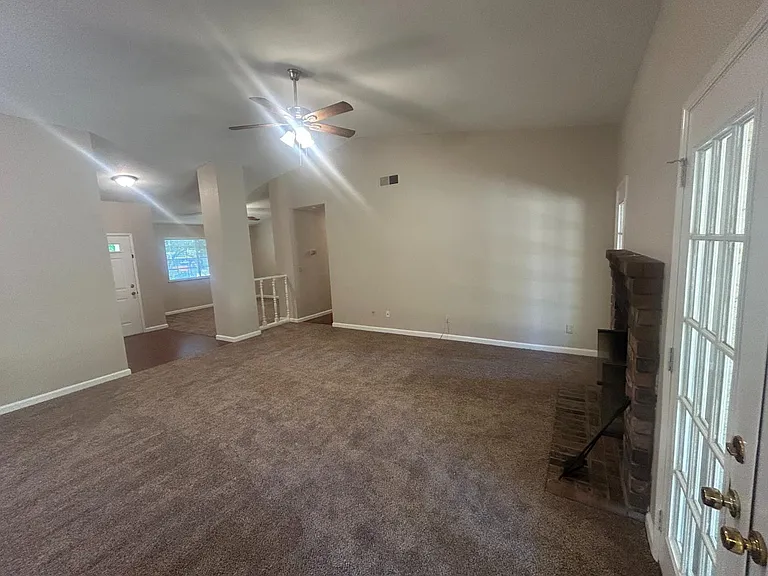3256 W Calimyrna Ave — Photo 2