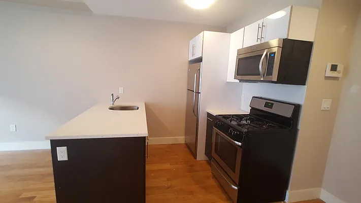 Rented by Evergreen Apartments BK | media 4