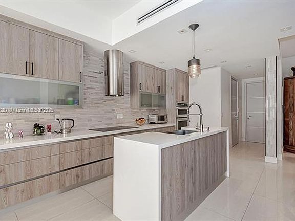 3rd image of 20846 NE 32nd Ave #0