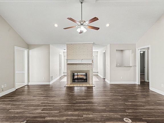 5th image of 505 Springhill Dr