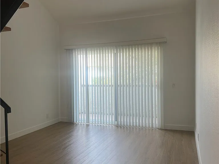 897 Wabash Ct — Photo 29
