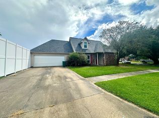 17240 Rennes Rd, Prairieville, LA 70769