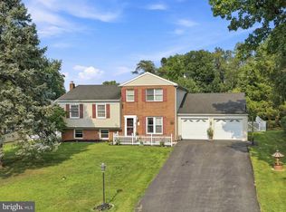 2494 Ellendale Dr, Lancaster, PA 17602