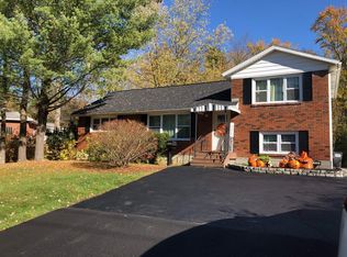 940 Balltown Rd, Niskayuna, NY 12309
