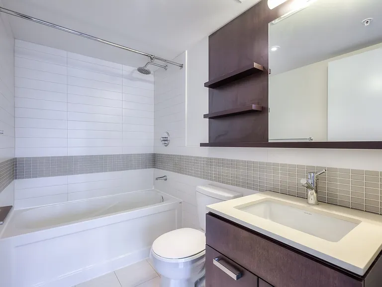 295 Adelaide St W #514 — Photo 12