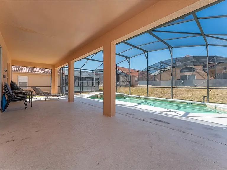 1031 Solana Cir — Photo 40