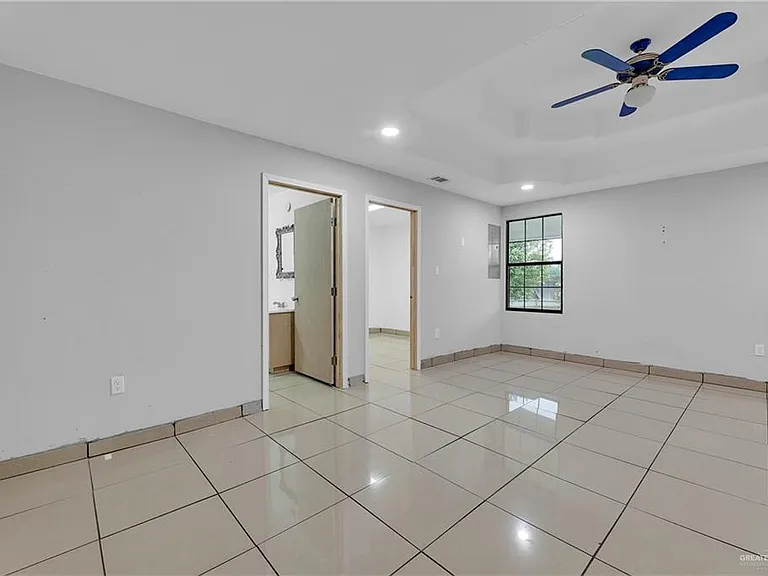 1006 San Francisco St — Photo 10