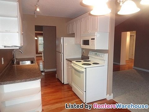 2nd image of 806 Old Settlers Trl APT 5