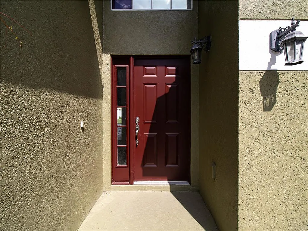 4 bed, 2.0 bath, 1931 sqft, $2,295 — Photo 3