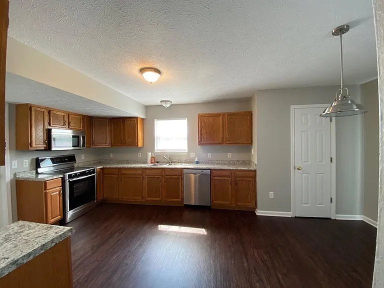 3396 Hopkins Dr — Photo 7