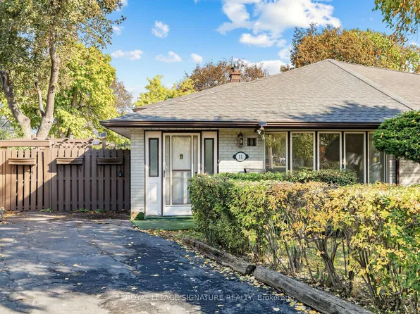 11 Albion Cres, Brampton, ON L6T 1L3