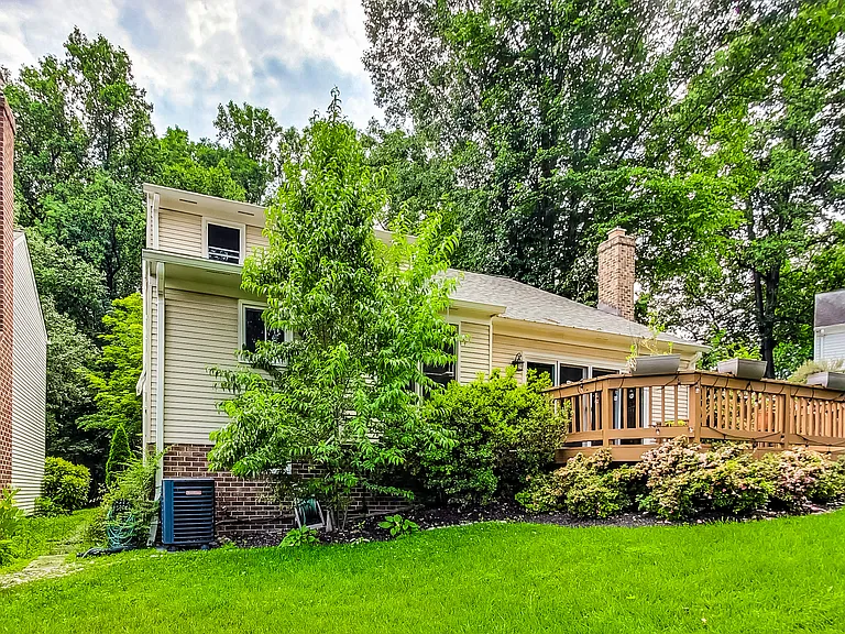 9802 Campbell Dr — Photo 31