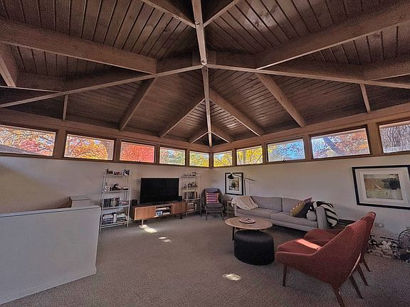 4th image of 3922 Priscilla Ln