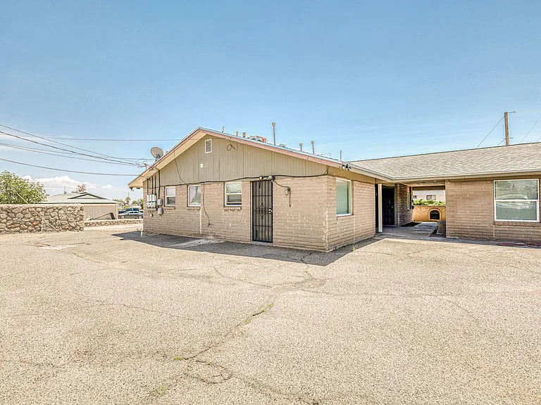 4555 Sun Valley Dr — Photo 36