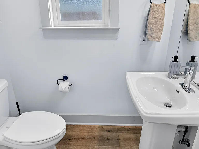 22520 Lakeview Dr — Photo 15