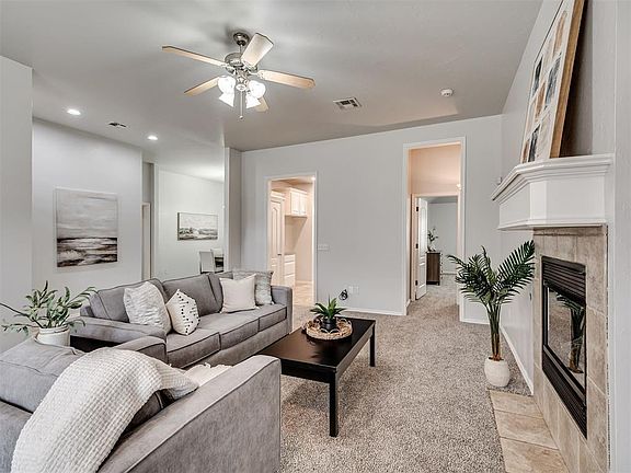4th image of 2308 Naples Way