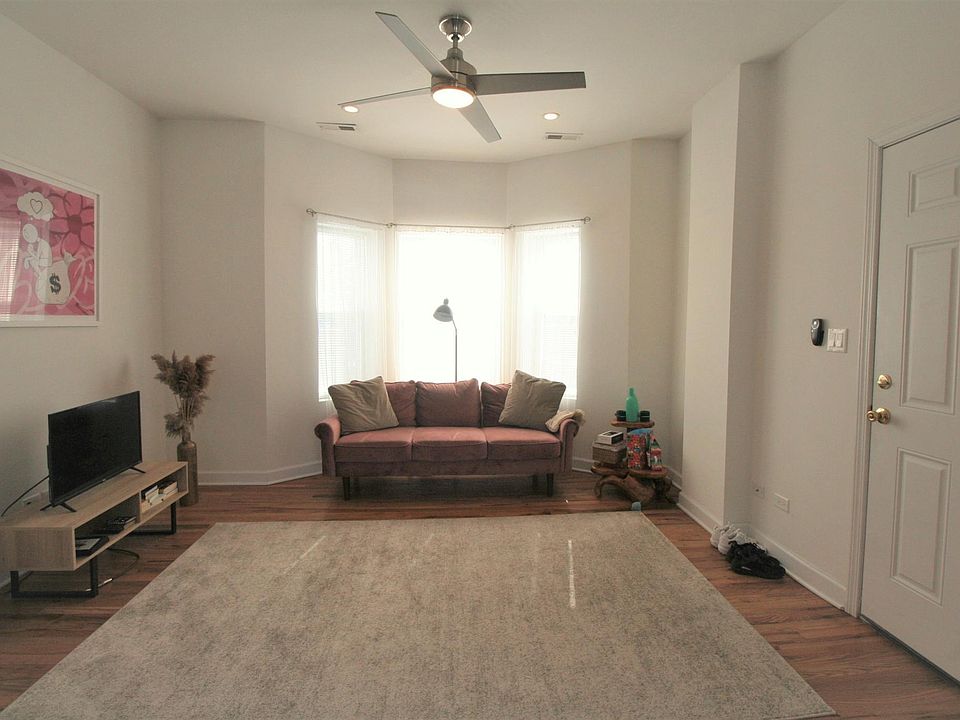 1st image of 3450 W Waveland Ave APT 2R