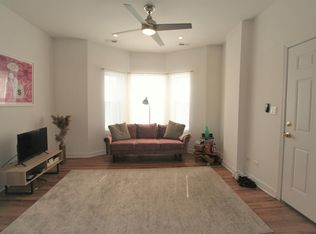 3450 W Waveland Ave APT 2R, Chicago, IL 60618