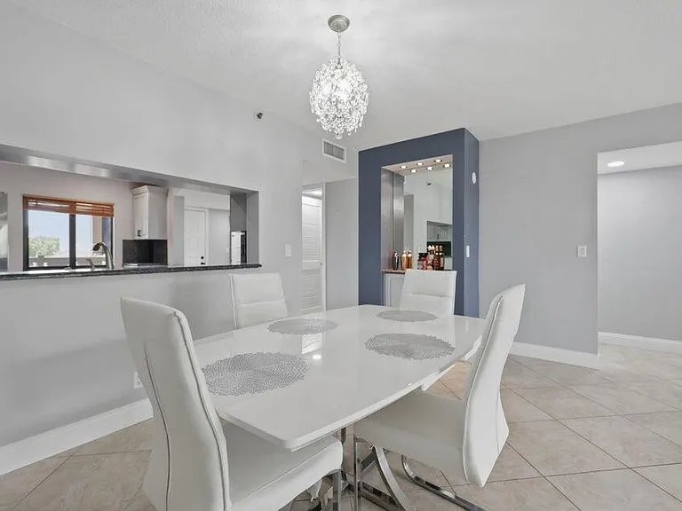 2206 S Cypress Bend Dr #401 — Photo 5