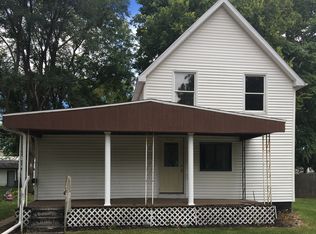 611 E Center St, Paxton, IL 60957
