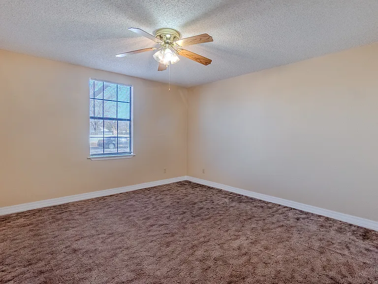 1121 Wallace St — Photo 10