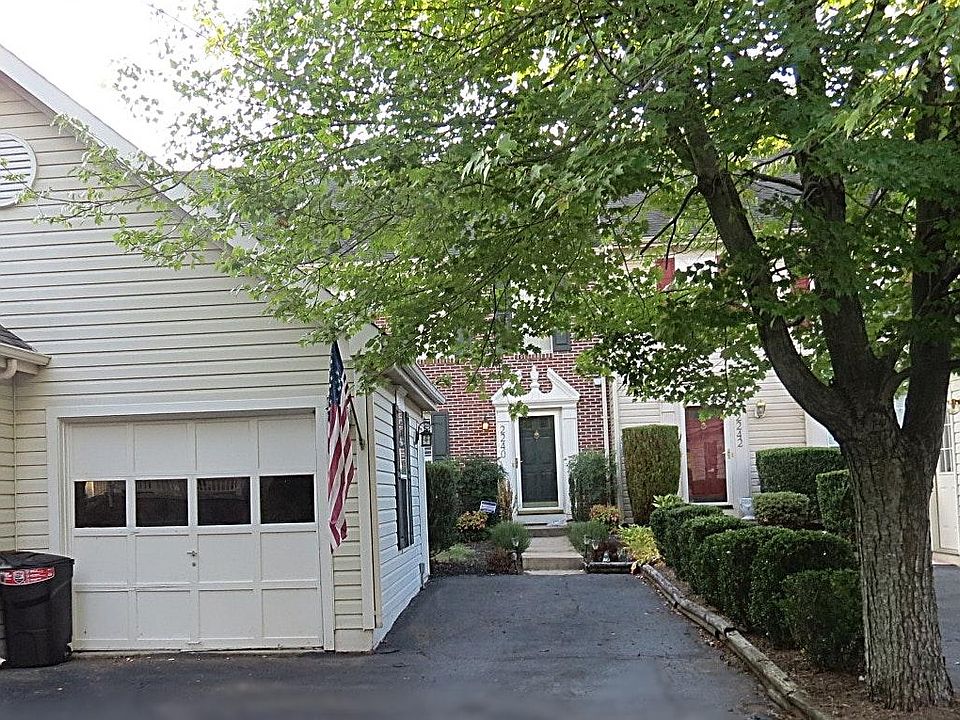 One Car Detached Garage with 3 additional parking spots