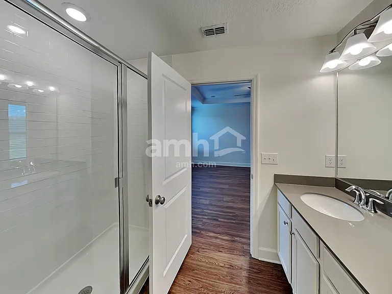 1103 Walden Pond Dr — Photo 15