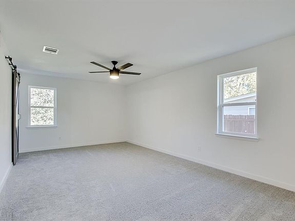 4th image of 2512 Saint Francis Ave