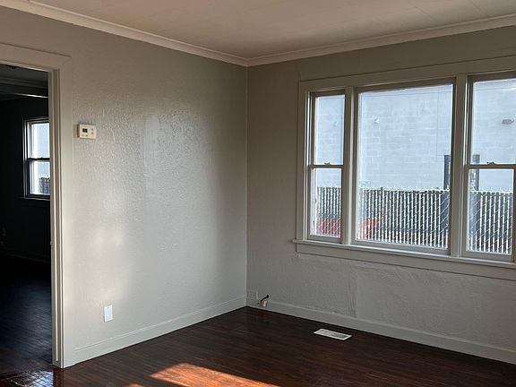 2nd image of 310 Mary Ave
