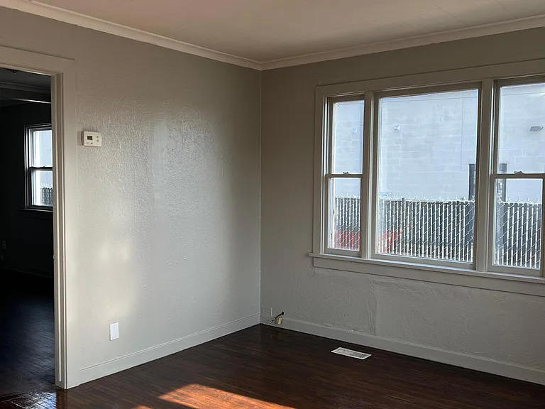 310 Mary Ave — Photo 2