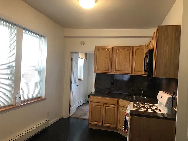 1427 Merry Ave #1 — Photo 5