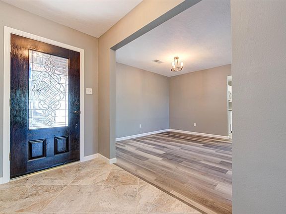 5th image of 17930 Seven Pines Dr
