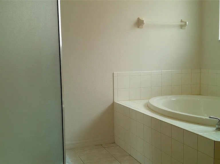 609 Cedar Waxwing Dr — Photo 18