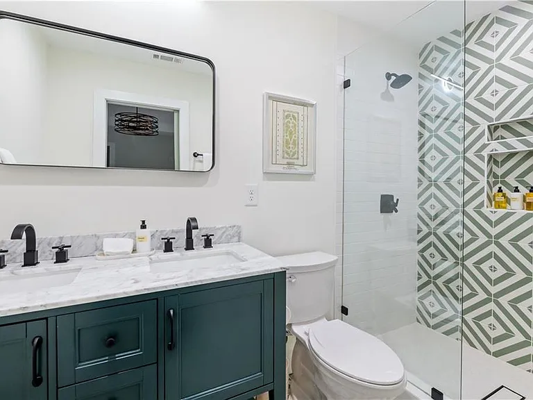 1393 Glenwood Ave SE — Photo 49