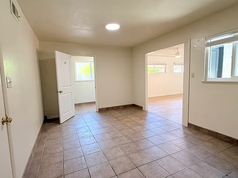 550 Highland Dr — Photo 17