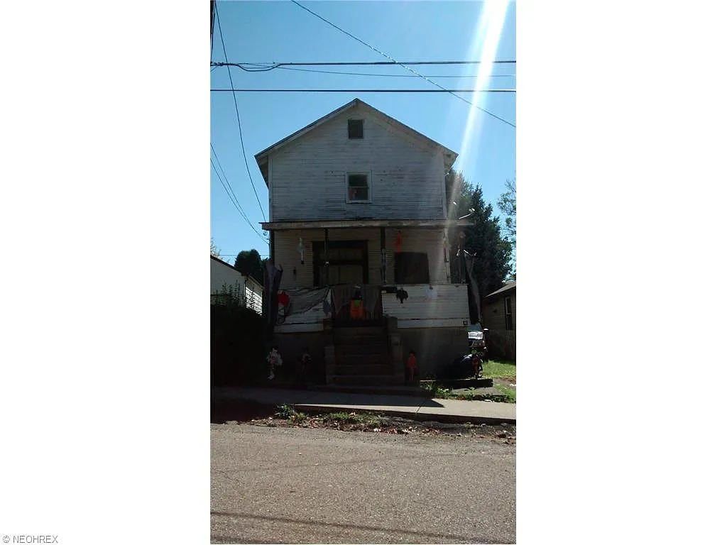 772 Minerva St photo 1
