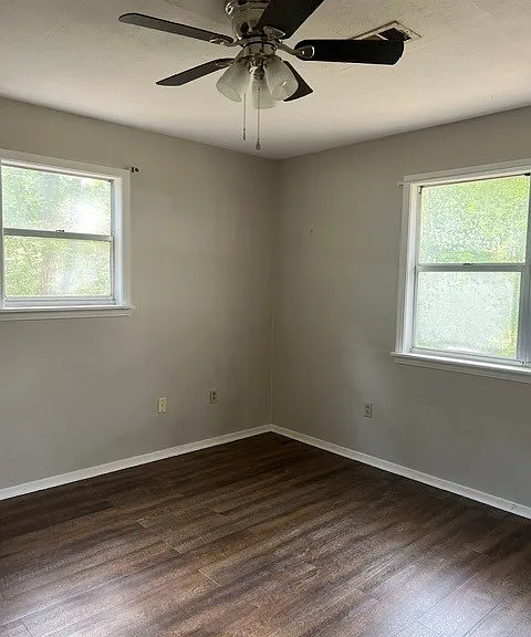 604 King Richard Rd — Photo 5