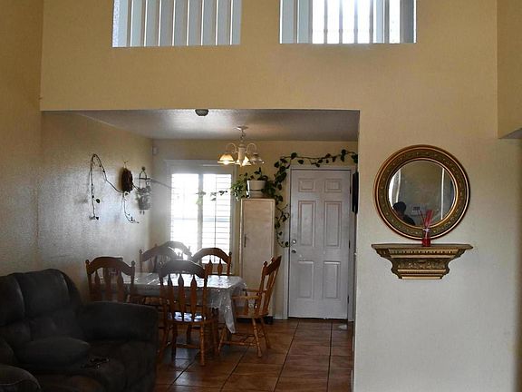 5th image of 412 Nighthaven St